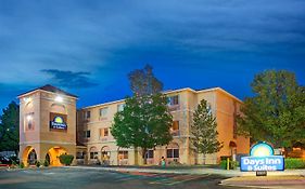 Days Inn&Suites by Wyndham Airport Albuquerque